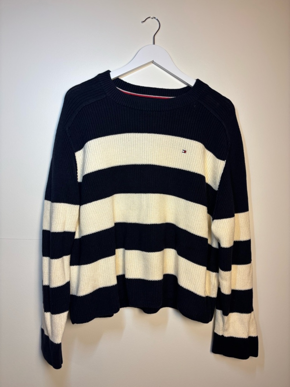 Tommy Hilfiger Wide-Striped Crewneck Sweater in Navy and Cream, size XL - Picture 3 of 9